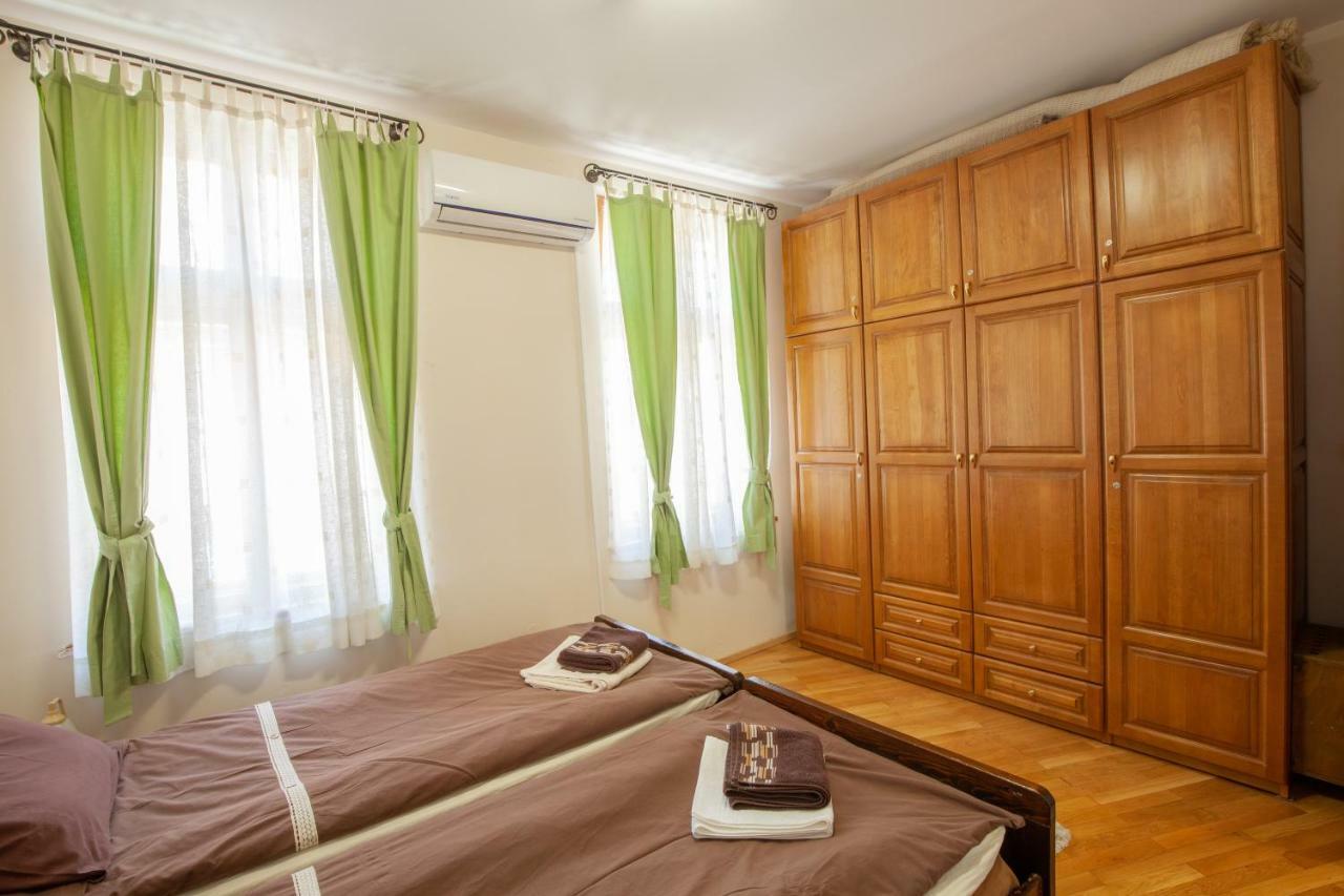Apartemen Time Traveling