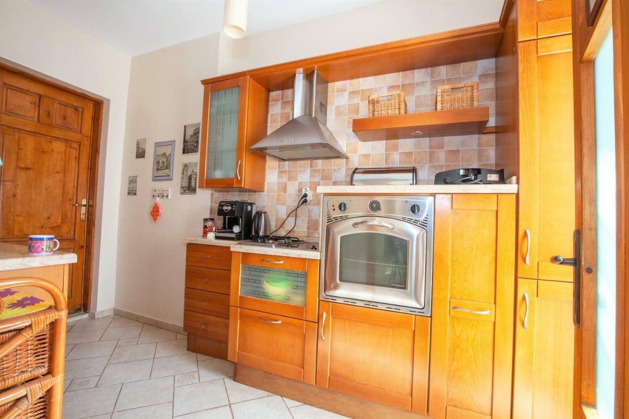Time Traveling Apartemen Sofia