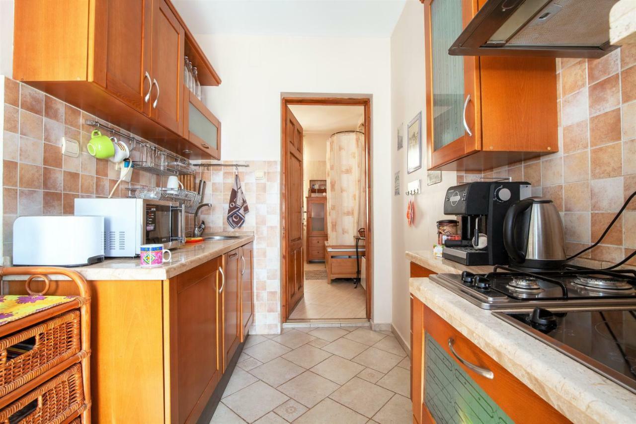 Time Traveling Apartemen Sofia